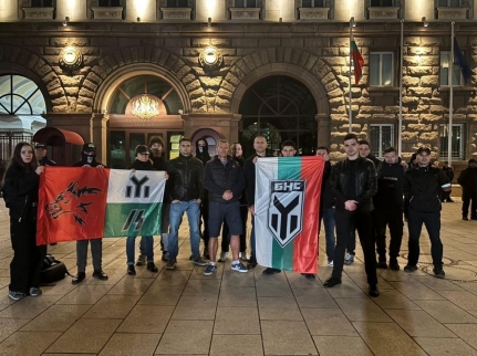 ДОЛУ РАДЕВ И ЙОТОВА!